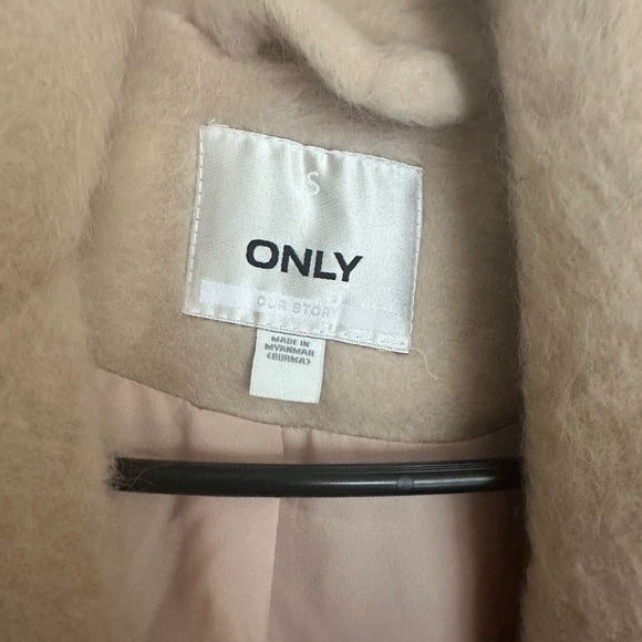 ONLY Soft Beige Outerwear - Picture 2 of 3